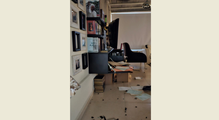 بالصور- في الفيدار... مجهولون يخلعون باب الكنيسة ويبعثرون محتوياتها